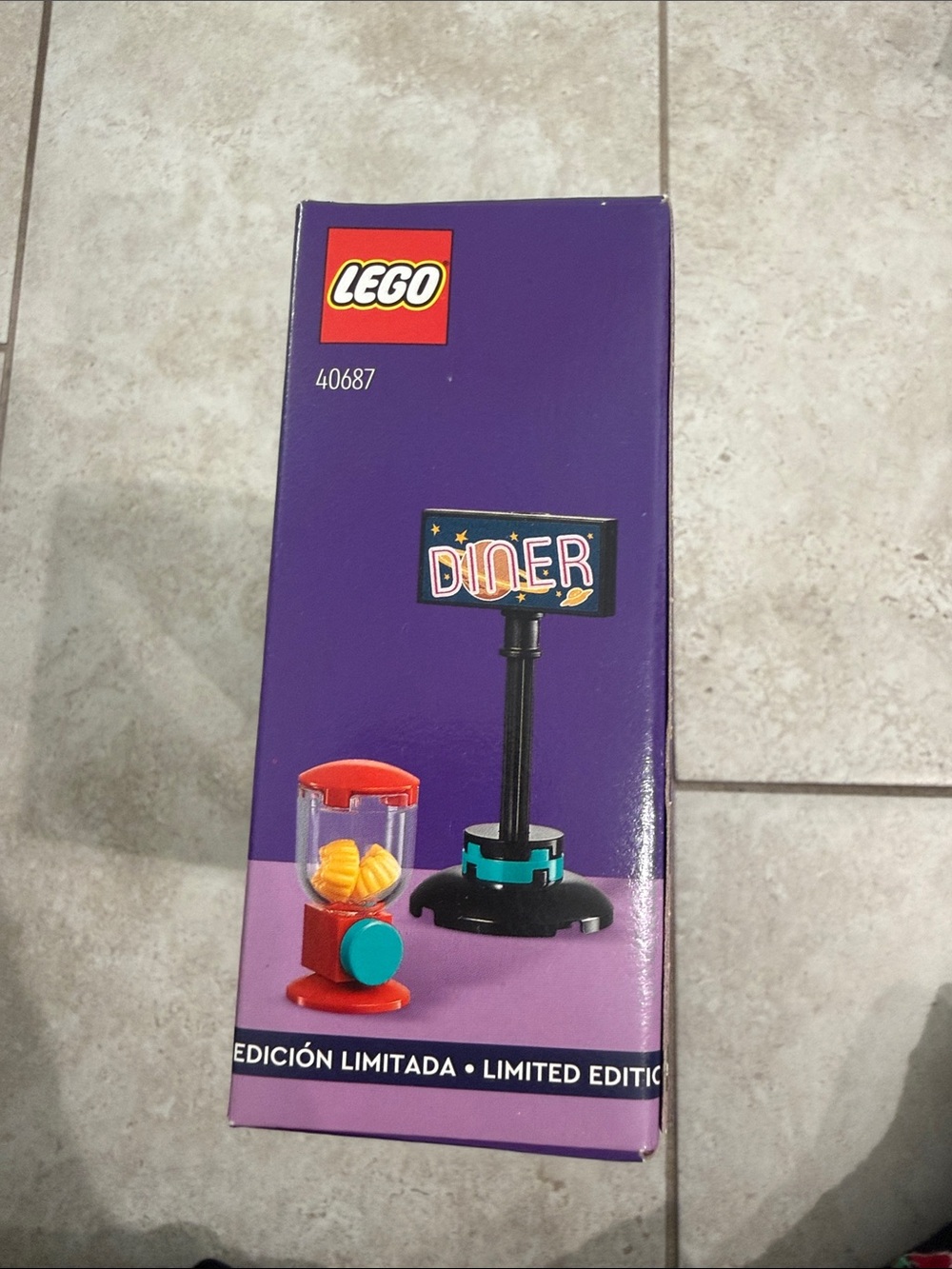LEGO Alien Space Diner 40687 NWT unopened - Picture 3 of 5